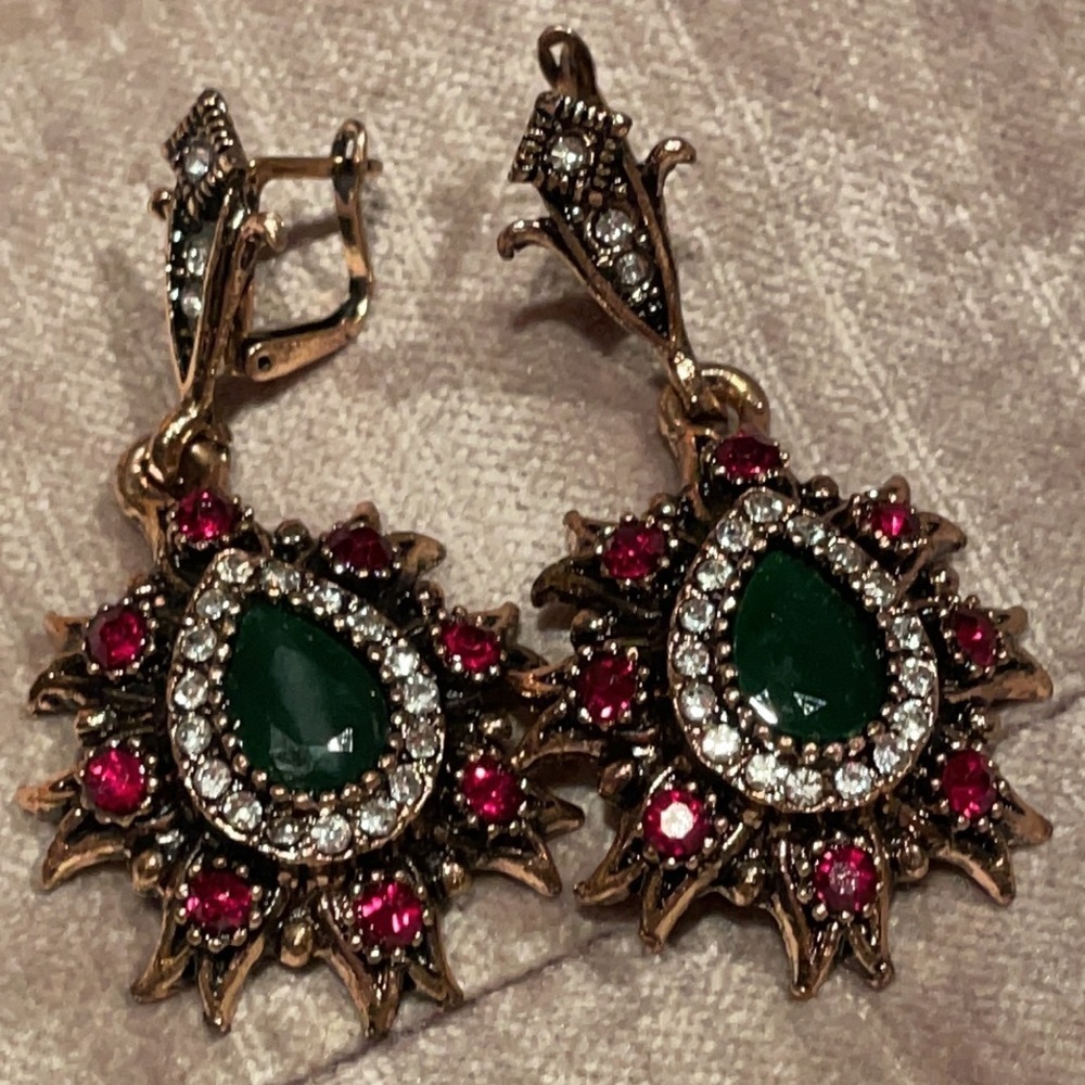 TURKISH Necklace & Earrings Set - Picture 7 of 9